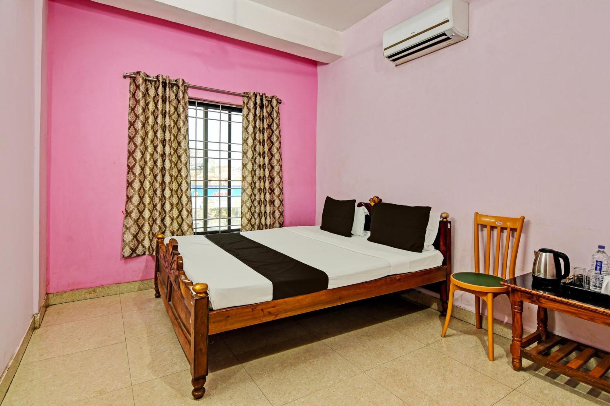 Hotel O Mahalaxmi Lodge Urāli Kültér fotó