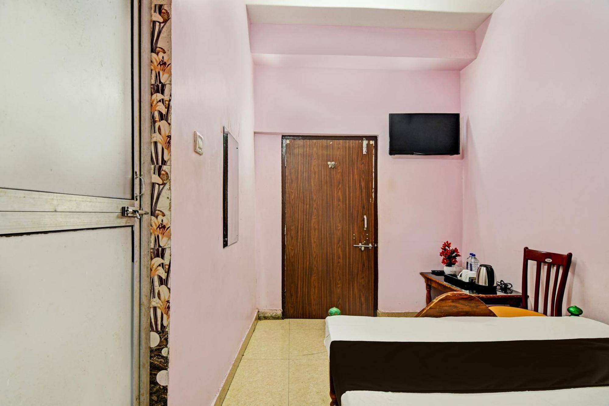 Hotel O Mahalaxmi Lodge Urāli Kültér fotó