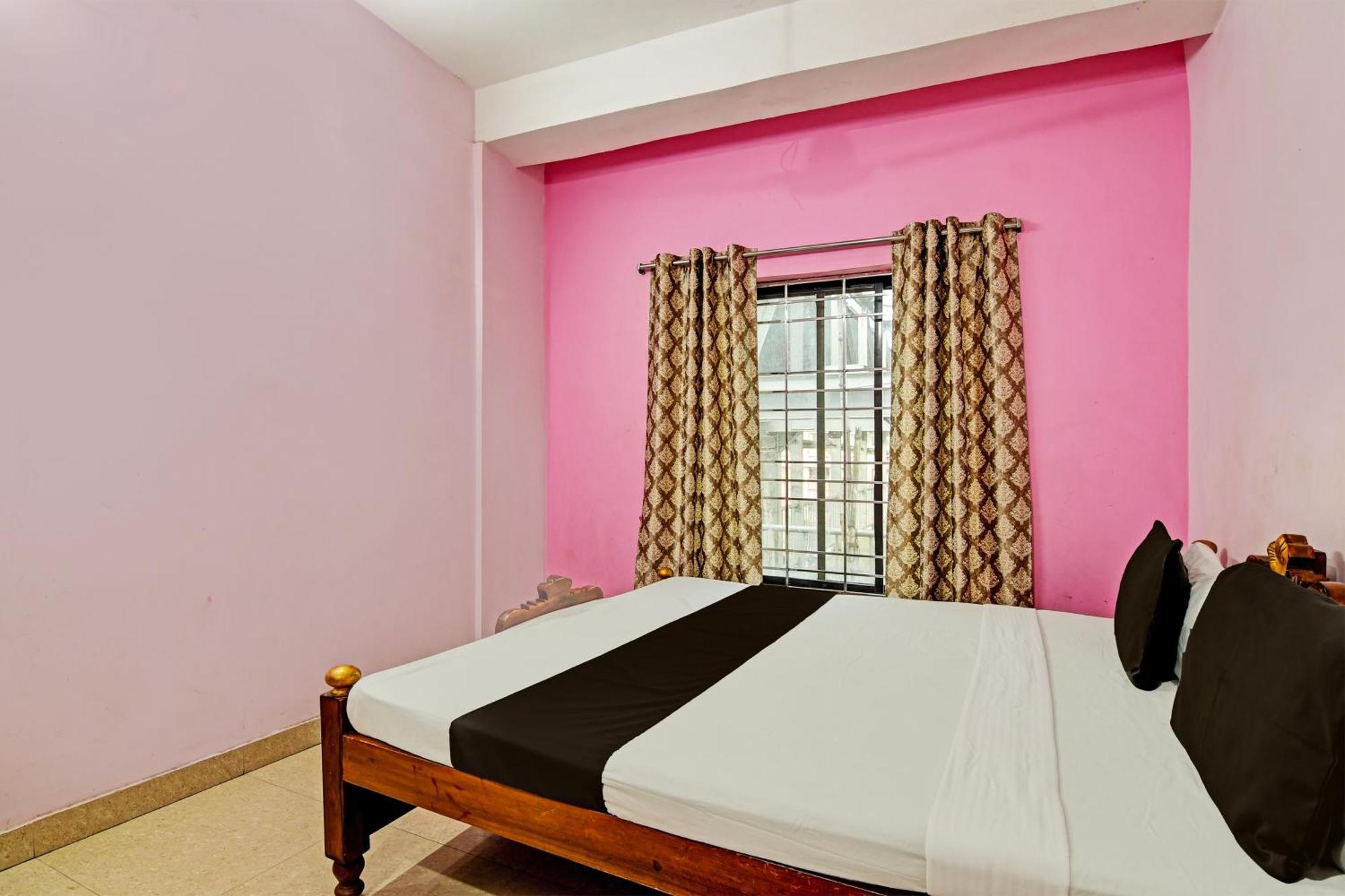 Hotel O Mahalaxmi Lodge Urāli Kültér fotó