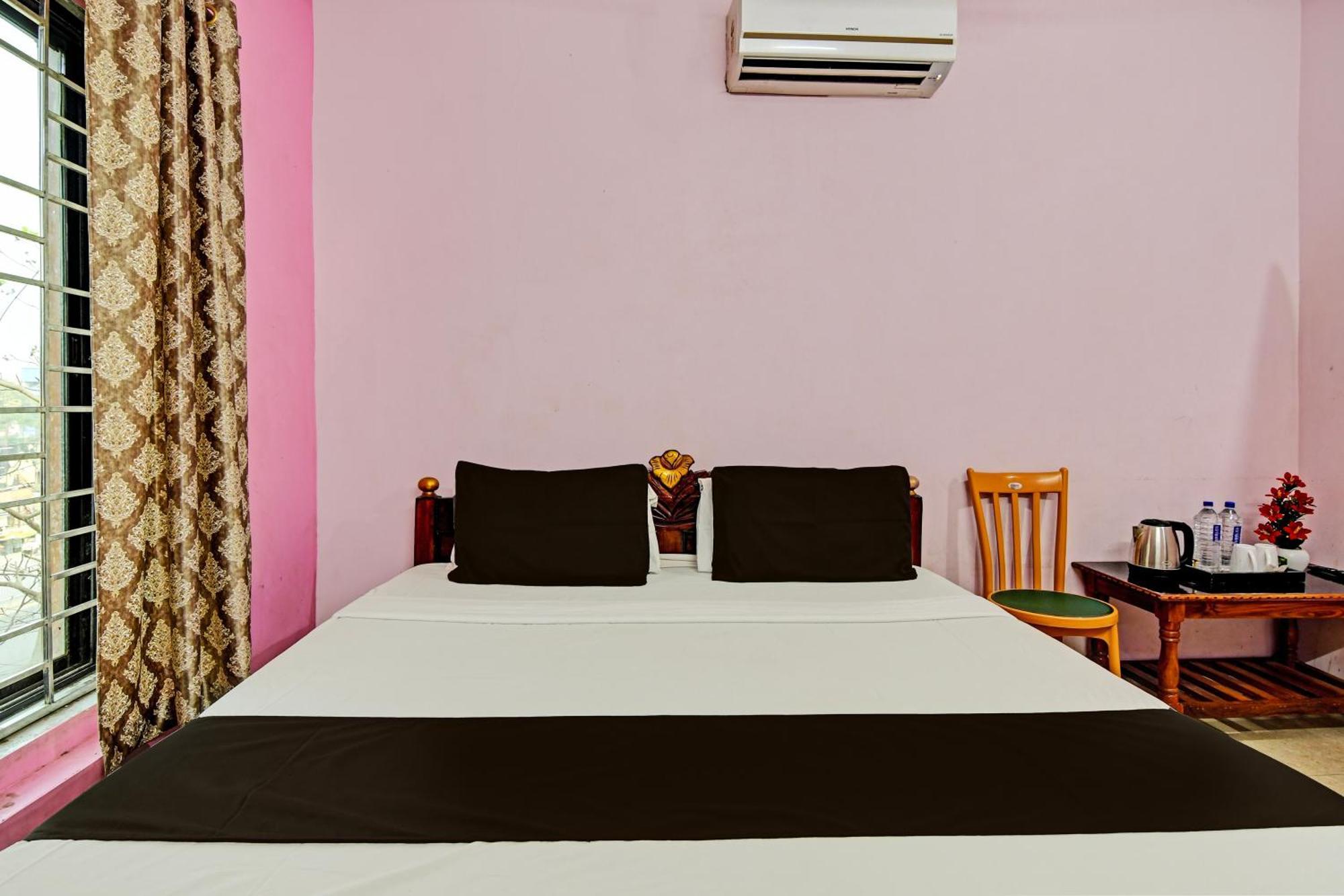 Hotel O Mahalaxmi Lodge Urāli Kültér fotó