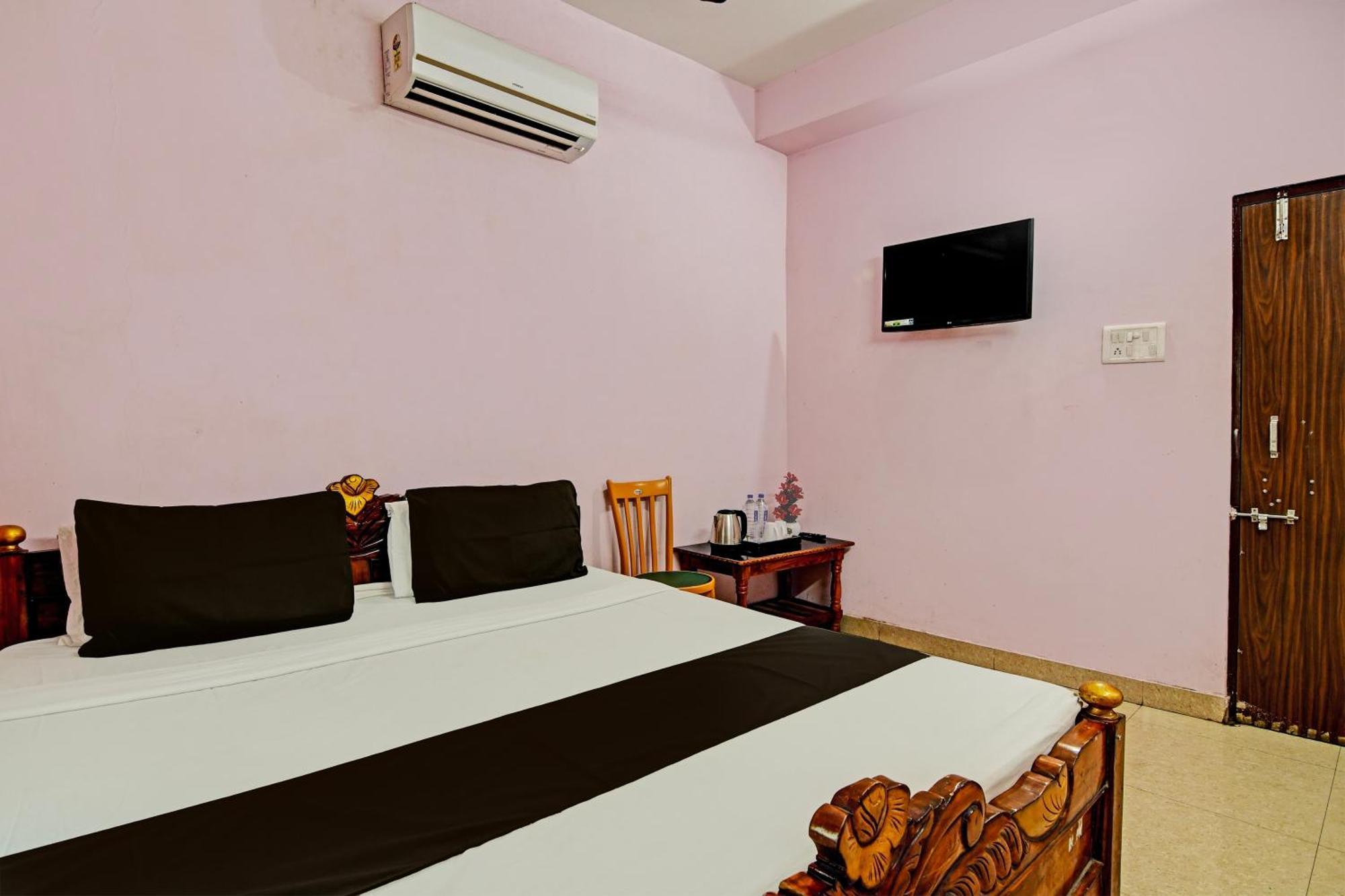Hotel O Mahalaxmi Lodge Urāli Kültér fotó