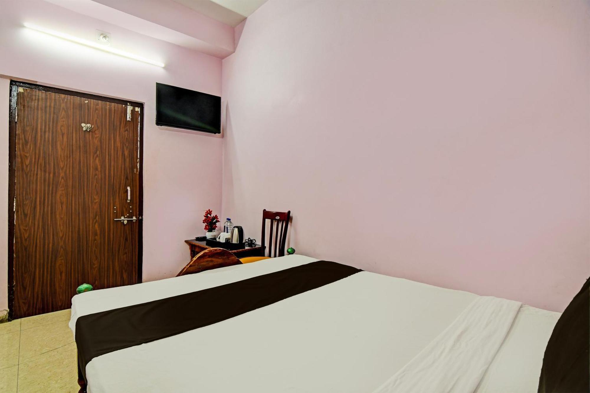 Hotel O Mahalaxmi Lodge Urāli Kültér fotó